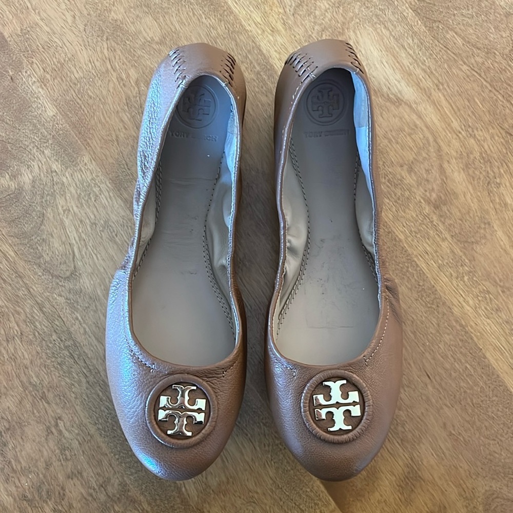 Unworn Tory Burch Brown Flats Size 8.5